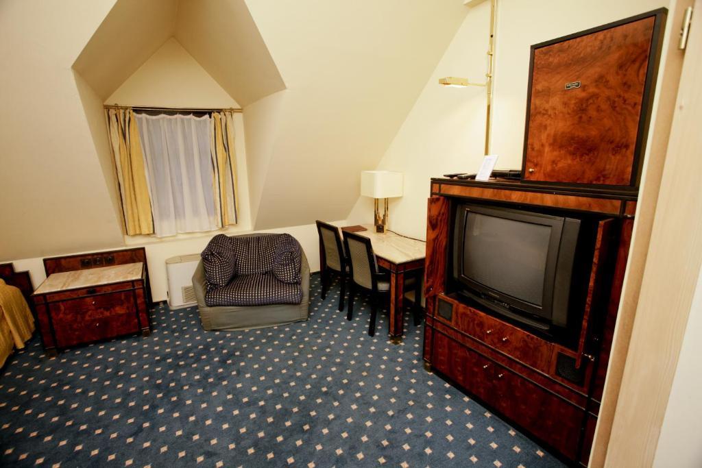 Hotel Podzamcze Tarnow Luaran gambar