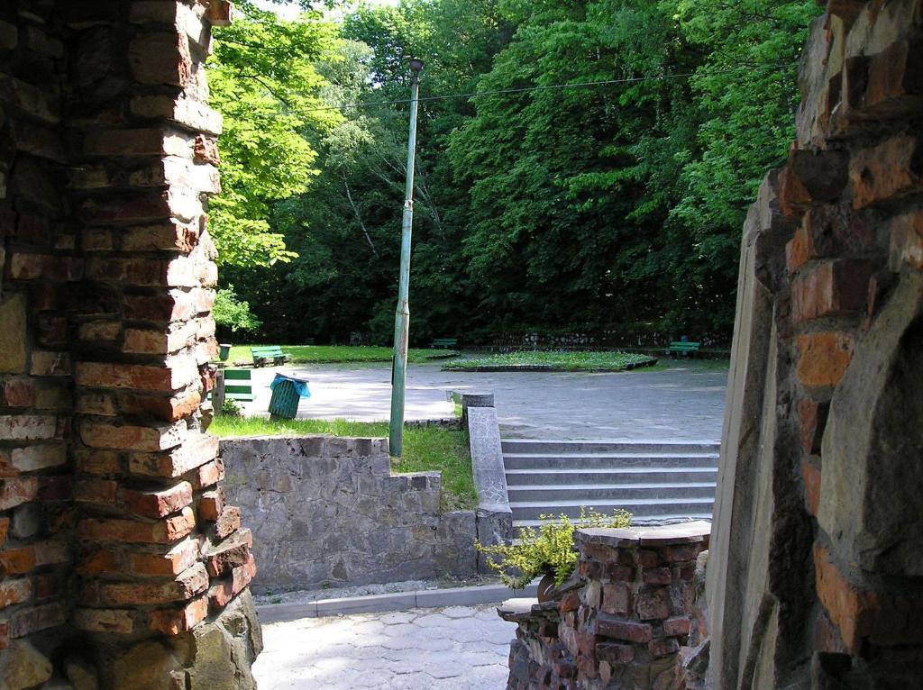 Hotel Podzamcze Tarnow Luaran gambar