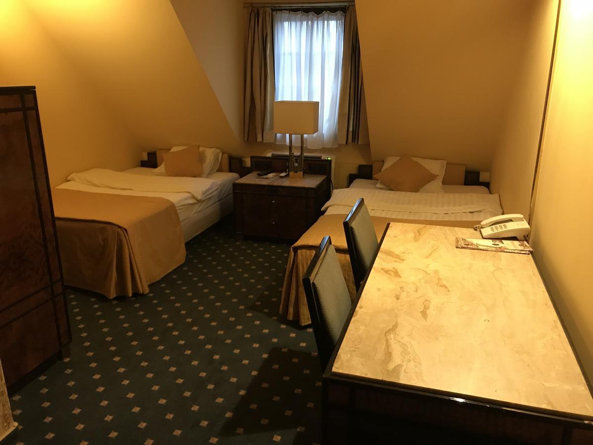 Hotel Podzamcze Tarnow Luaran gambar
