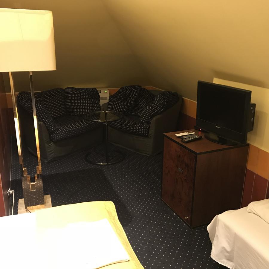 Hotel Podzamcze Tarnow Luaran gambar