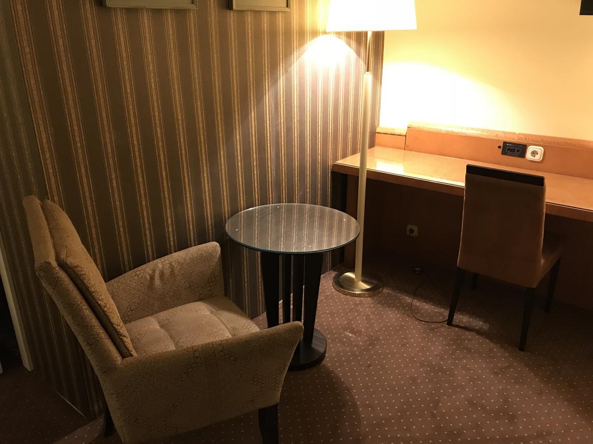 Hotel Podzamcze Tarnow Luaran gambar