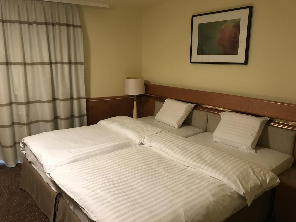 Hotel Podzamcze Tarnow Luaran gambar